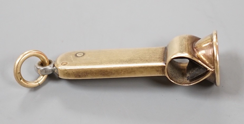 An Edwardian 15ct gold mounted cigar cutter, London, 1902, 45mm.
